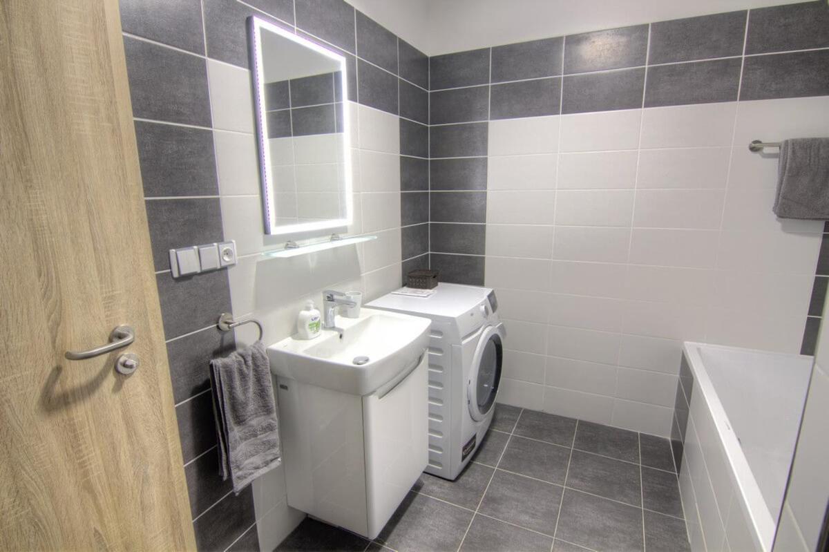 Zim-Let Lipno Apartment ฟริมบูร์ก ภายนอก รูปภาพ